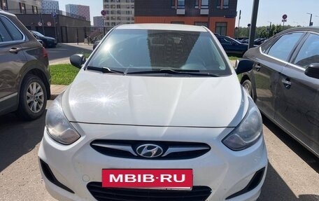 Hyundai Solaris II рестайлинг, 2012 год, 520 000 рублей, 2 фотография