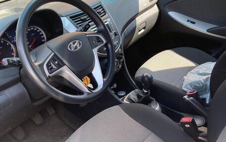 Hyundai Solaris II рестайлинг, 2012 год, 520 000 рублей, 7 фотография