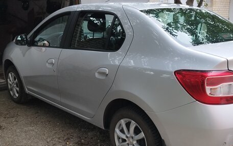 Renault Logan II, 2017 год, 800 000 рублей, 2 фотография