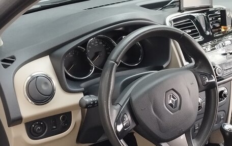 Renault Logan II, 2017 год, 800 000 рублей, 10 фотография
