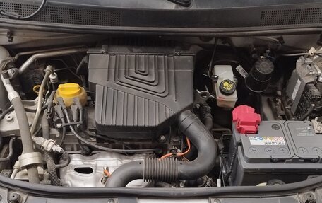 Renault Logan II, 2017 год, 800 000 рублей, 18 фотография