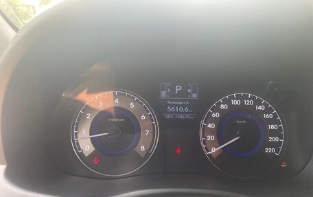 Hyundai Solaris II рестайлинг, 2014 год, 950 000 рублей, 4 фотография