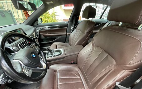 BMW 7 серия, 2017 год, 4 190 000 рублей, 15 фотография