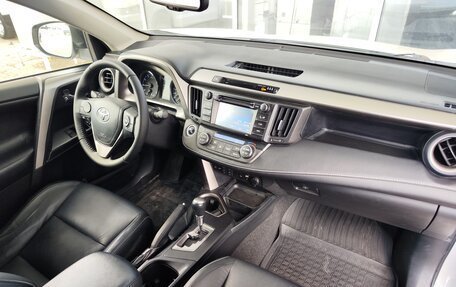 Toyota RAV4, 2016 год, 2 439 000 рублей, 3 фотография