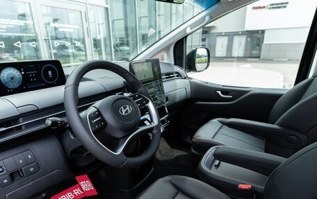 Hyundai Staria, 2025 год, 7 990 000 рублей, 16 фотография