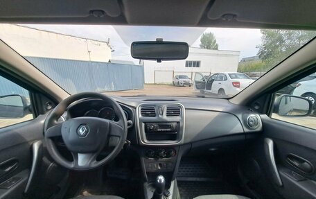 Renault Logan II, 2017 год, 569 000 рублей, 14 фотография