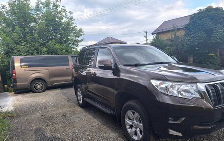 Toyota Land Cruiser Prado 150 рестайлинг 2, 2018 год, 4 450 000 рублей, 2 фотография