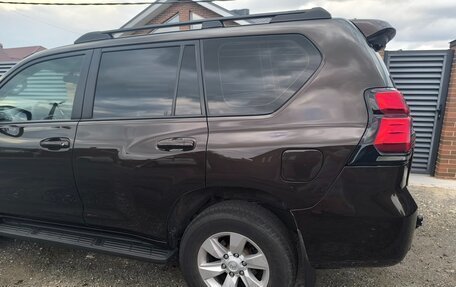 Toyota Land Cruiser Prado 150 рестайлинг 2, 2018 год, 4 450 000 рублей, 9 фотография