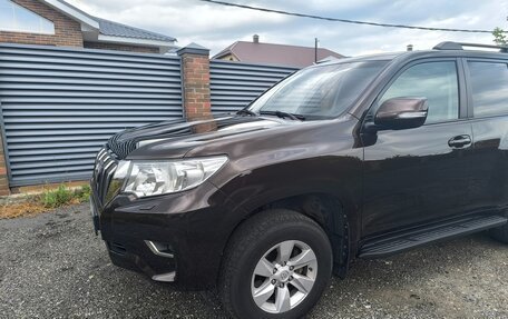 Toyota Land Cruiser Prado 150 рестайлинг 2, 2018 год, 4 450 000 рублей, 11 фотография