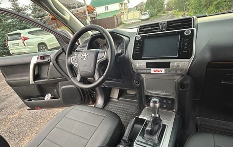 Toyota Land Cruiser Prado 150 рестайлинг 2, 2018 год, 4 450 000 рублей, 14 фотография