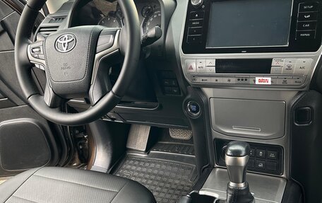 Toyota Land Cruiser Prado 150 рестайлинг 2, 2018 год, 4 450 000 рублей, 13 фотография