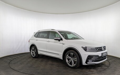 Volkswagen Tiguan II, 2019 год, 3 160 000 рублей, 3 фотография