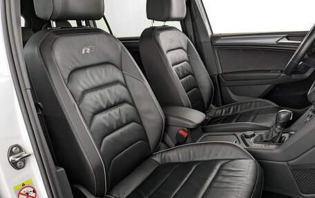 Volkswagen Tiguan II, 2019 год, 3 160 000 рублей, 23 фотография