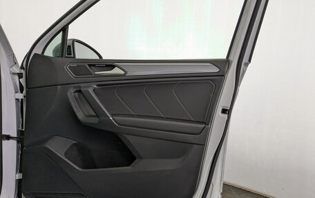 Volkswagen Tiguan II, 2019 год, 3 160 000 рублей, 24 фотография