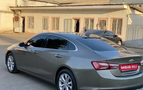 Chevrolet Malibu IX, 2019 год, 1 500 000 рублей, 2 фотография