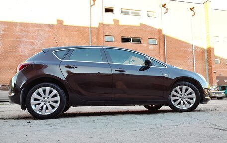 Opel Astra J, 2015 год, 1 350 000 рублей, 3 фотография