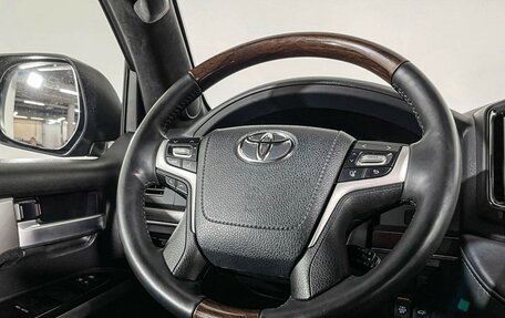 Toyota Land Cruiser 200, 2018 год, 6 800 000 рублей, 15 фотография