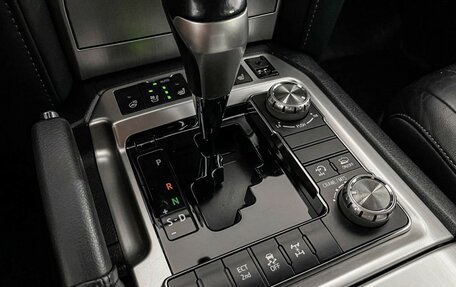 Toyota Land Cruiser 200, 2018 год, 6 800 000 рублей, 16 фотография