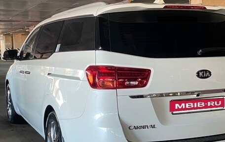 KIA Carnival III, 2018 год, 2 650 000 рублей, 4 фотография