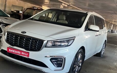 KIA Carnival III, 2018 год, 2 650 000 рублей, 13 фотография