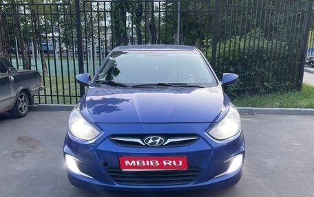 Hyundai Solaris II рестайлинг, 2011 год, 550 000 рублей, 1 фотография