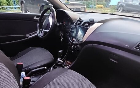 Hyundai Solaris II рестайлинг, 2012 год, 550 000 рублей, 7 фотография