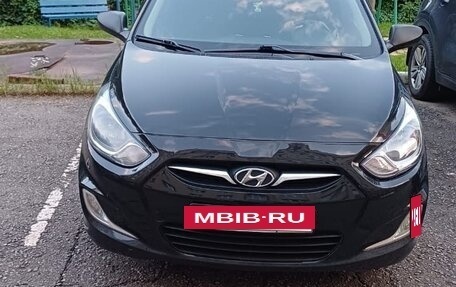 Hyundai Solaris II рестайлинг, 2012 год, 550 000 рублей, 3 фотография