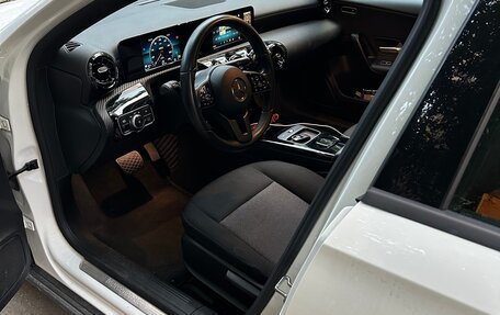 Mercedes-Benz A-Класс, 2019 год, 2 600 000 рублей, 2 фотография