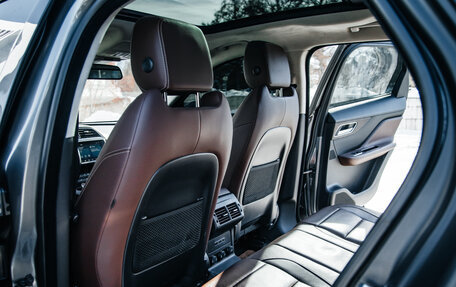Jaguar F-Pace, 2016 год, 3 190 000 рублей, 14 фотография
