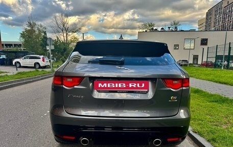 Jaguar F-Pace, 2016 год, 3 190 000 рублей, 18 фотография