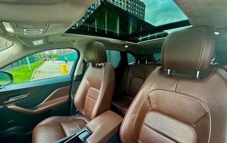 Jaguar F-Pace, 2016 год, 3 190 000 рублей, 31 фотография