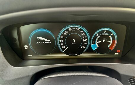 Jaguar F-Pace, 2016 год, 3 190 000 рублей, 24 фотография