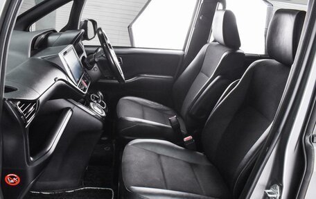 Toyota Noah III, 2016 год, 2 129 000 рублей, 8 фотография