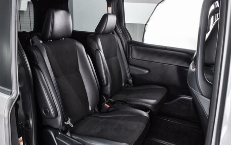 Toyota Noah III, 2016 год, 2 129 000 рублей, 10 фотография