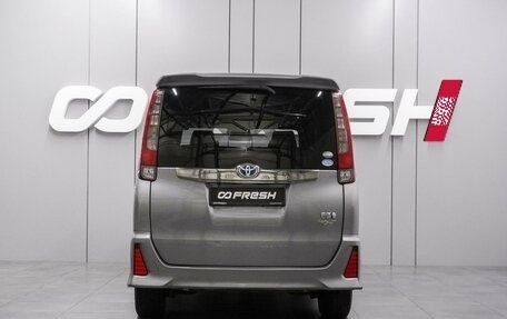Toyota Noah III, 2016 год, 2 129 000 рублей, 4 фотография