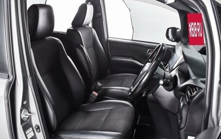 Toyota Noah III, 2016 год, 2 129 000 рублей, 11 фотография