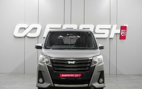 Toyota Noah III, 2016 год, 2 129 000 рублей, 3 фотография