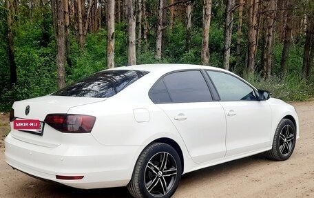 Volkswagen Jetta VI, 2015 год, 980 000 рублей, 2 фотография