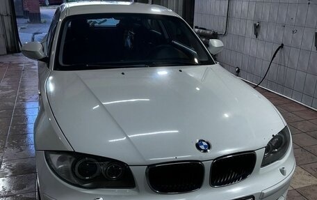 BMW 1 серия, 2011 год, 900 000 рублей, 4 фотография