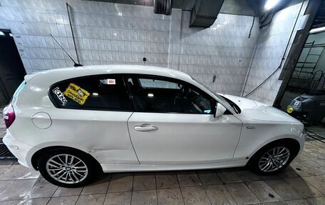 BMW 1 серия, 2011 год, 900 000 рублей, 12 фотография