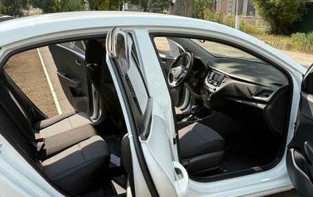 Hyundai Solaris II рестайлинг, 2017 год, 1 400 000 рублей, 11 фотография