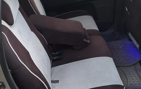 Toyota Wish II, 2006 год, 850 000 рублей, 15 фотография