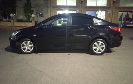 Hyundai Solaris II рестайлинг, 2013 год, 1 000 000 рублей, 2 фотография