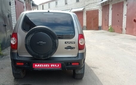 Chevrolet Niva I рестайлинг, 2015 год, 580 000 рублей, 4 фотография
