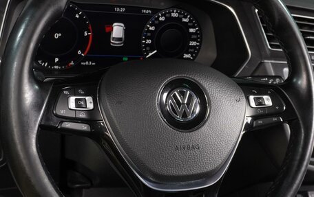 Volkswagen Tiguan II, 2017 год, 2 449 000 рублей, 17 фотография