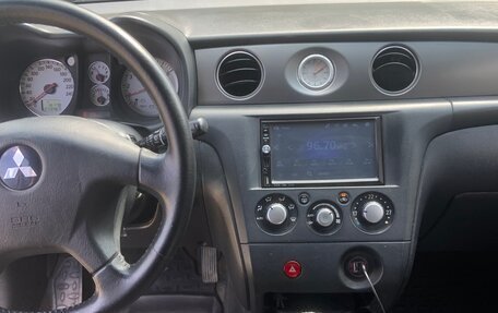 Mitsubishi Outlander III рестайлинг 3, 2004 год, 670 000 рублей, 8 фотография