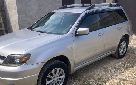 Mitsubishi Outlander III рестайлинг 3, 2004 год, 670 000 рублей, 3 фотография