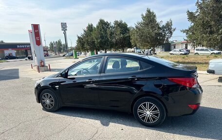 Hyundai Solaris II рестайлинг, 2015 год, 850 000 рублей, 4 фотография