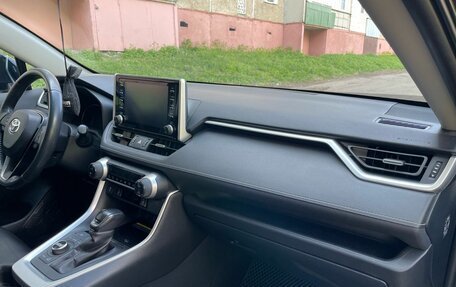 Toyota RAV4, 2019 год, 2 800 000 рублей, 5 фотография