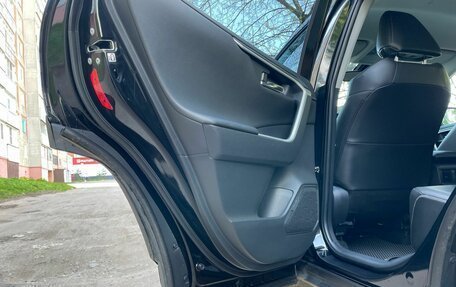 Toyota RAV4, 2019 год, 2 800 000 рублей, 13 фотография